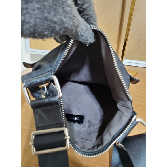Fendi Black Zucca Front Zip Flat Messenger Bag - Picture 11 of 11